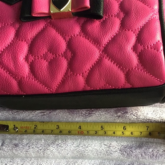 Betsey Johnson🩷🖤mini barrel purse - Picture 5 of 14